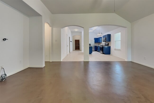 Building Photo - 14 E Sage Creek Pl