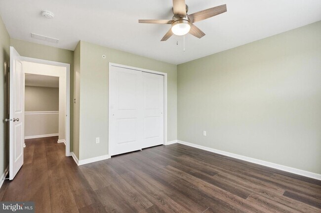 Building Photo - 1190 Webb Dr