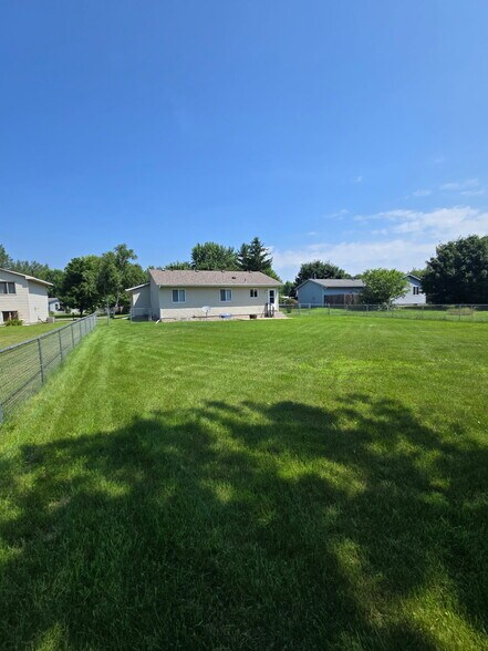 Building Photo - 813 Cedar St SW