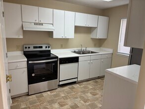 Building Photo - 2 BED 2 BATH CONDO ON BOTTOM FLOOR AT MYRTLE GREENS