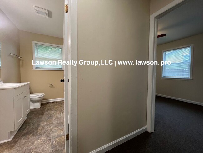 Building Photo - 1022 Niagara Rd