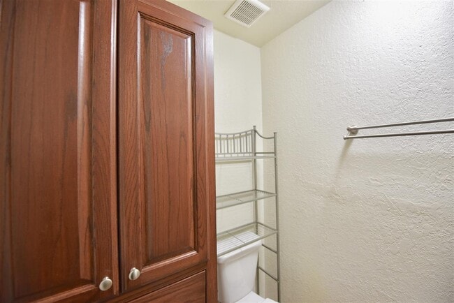 Building Photo - 113 B Rhonda Dr