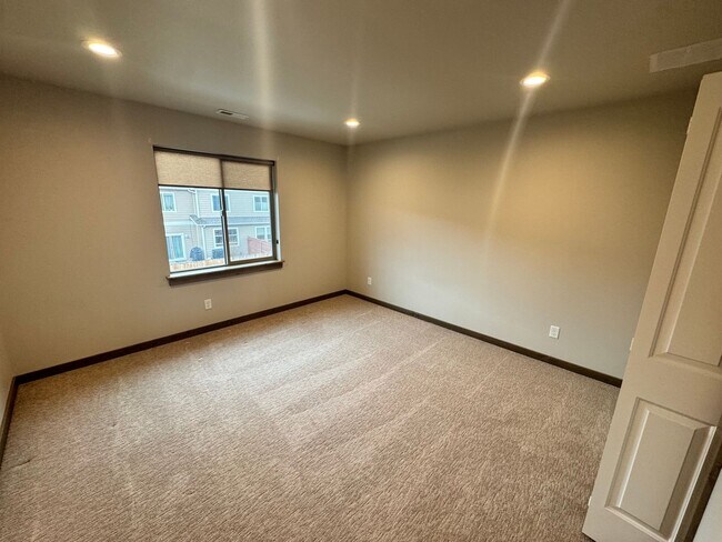 Building Photo - 1309 Fozzie Ln