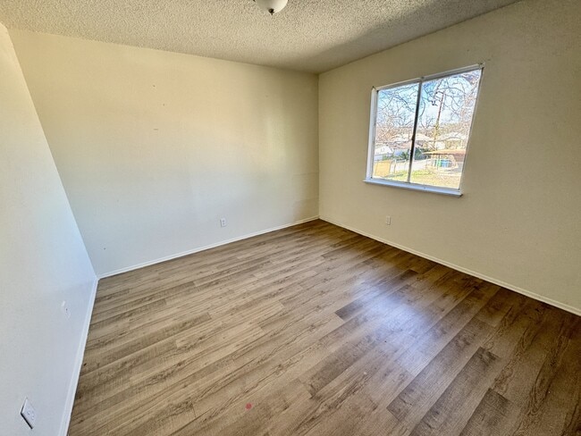 Building Photo - 5113 Sierra St