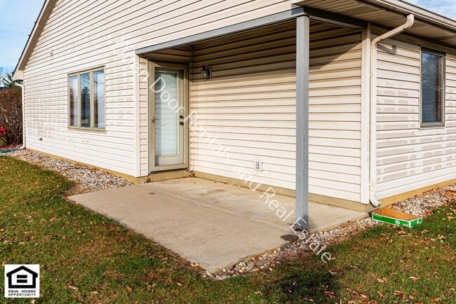 Building Photo - 1510/1512 Fieldstone Dr.