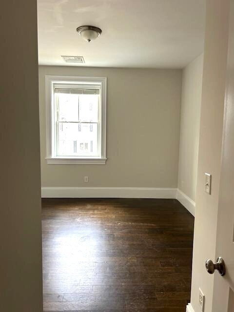 Building Photo - 2044 Beacon St