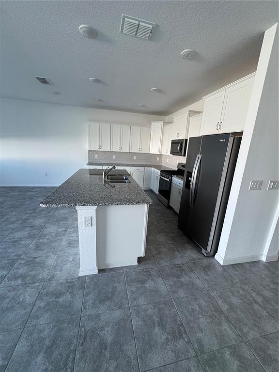 Building Photo - 6425 SW 78th Ave Rd