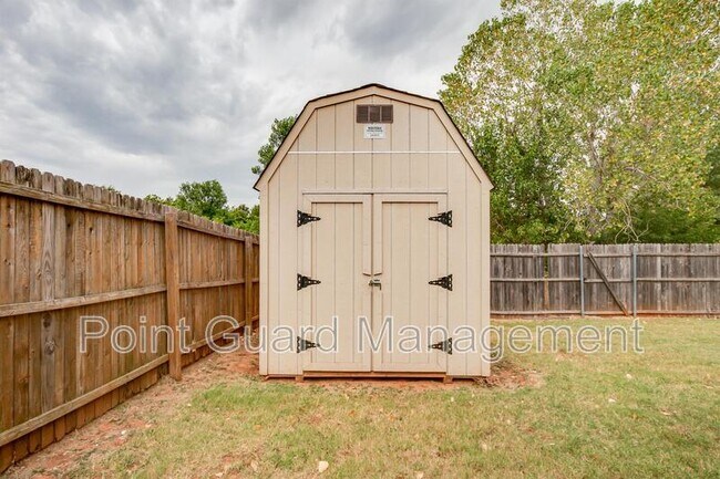 Building Photo - 10517 Queensbury Dr