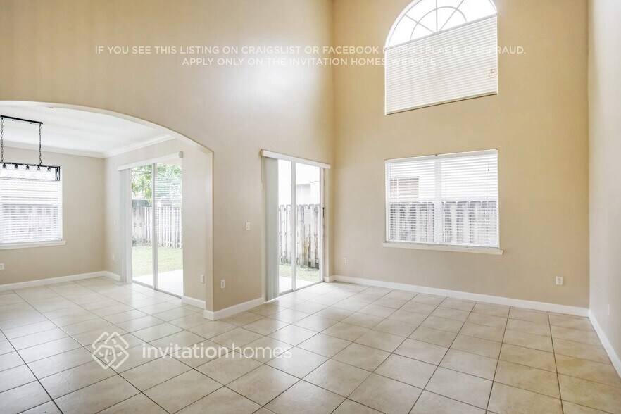 Building Photo - 14004 SW 154th St