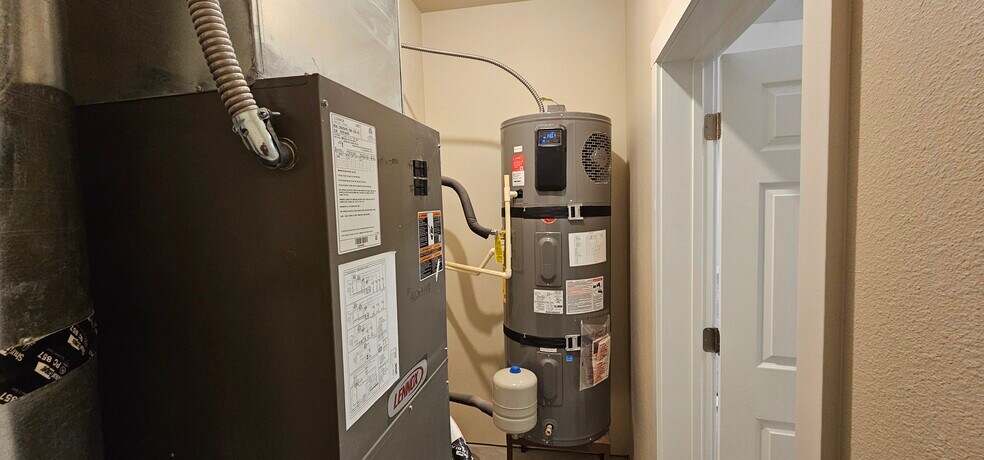 Building Photo - 8673 Charles Rd NE