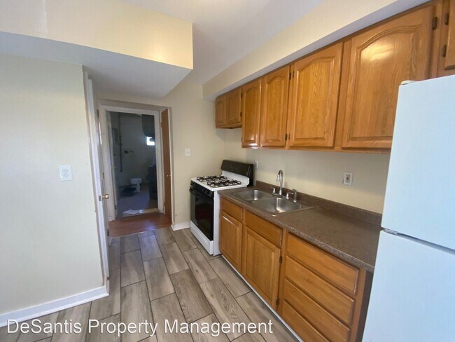 Building Photo - 3 br, 1 bath House - 500 Cypress Drive