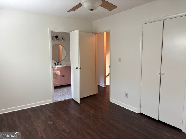 Building Photo - 126 Azalea Dr