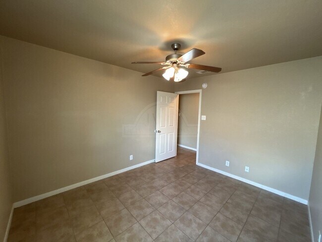 Building Photo - 1305 Powder River Dr