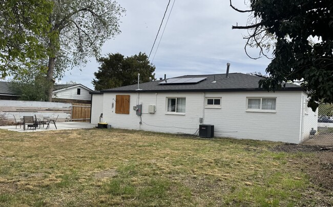 Building Photo - Quiet 3 Bed Kearns Home with Solar, Safe Neighborhood, Great Location!!!