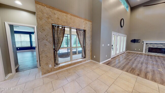 Building Photo - 11881 Honey Locust Dr