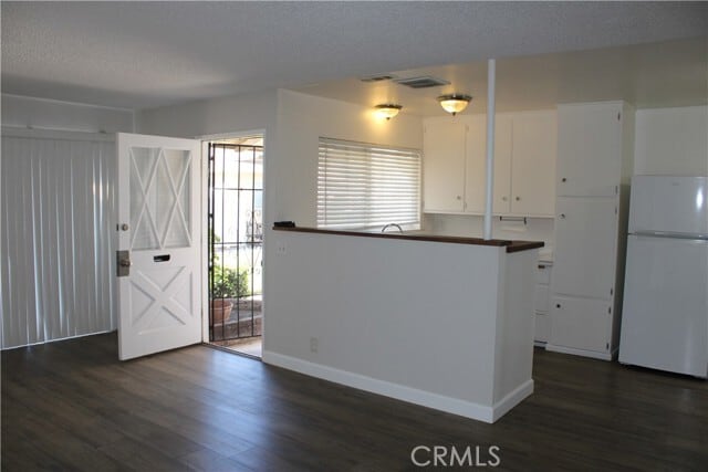 Building Photo - 1342 W Valencia Dr