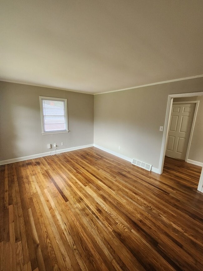 Building Photo - Chapel Hill / 3BR House on Bolin Heights A...