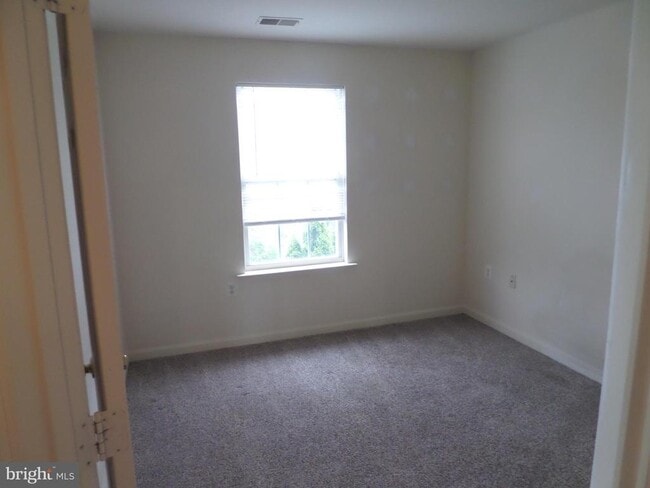 Building Photo - 822 Ferndale Terrace NE