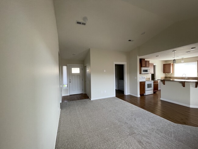 Building Photo - 608 Havenwood Dr