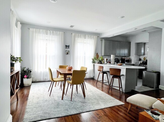 Building Photo - 70 Grove St