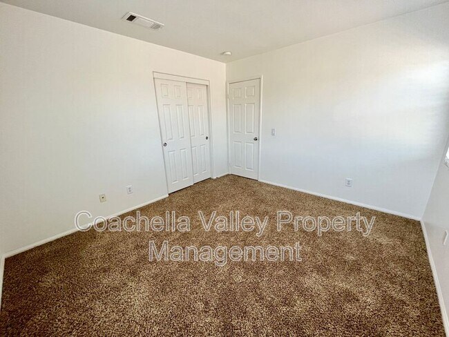 Building Photo - 62806 Kitetail Dr