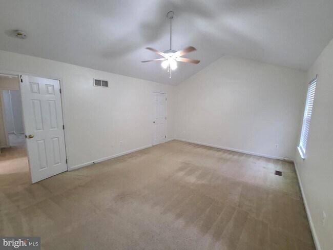 Building Photo - 121 Shoal Creek Dr