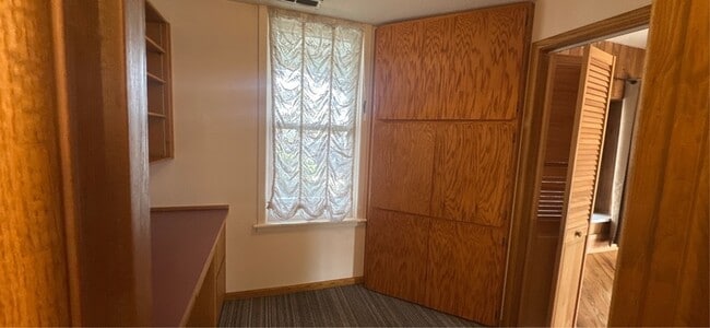 Building Photo - 795 E College St