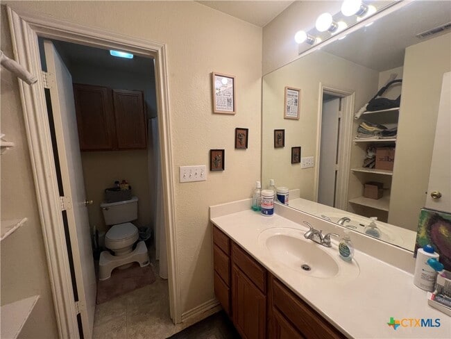 Building Photo - 2764 FM1044