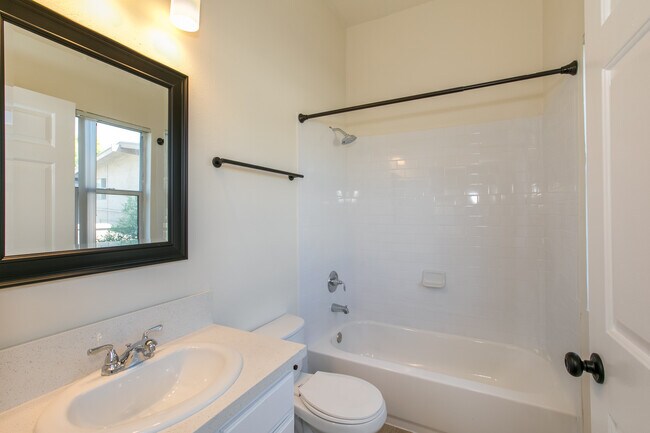 Building Photo - 12946 Valleyheart Dr