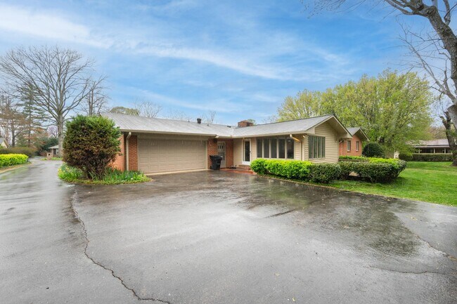 Building Photo - 1106 Whitehall Rd