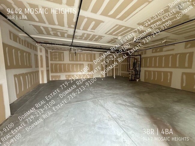Building Photo - 9442 Mosaic Heights