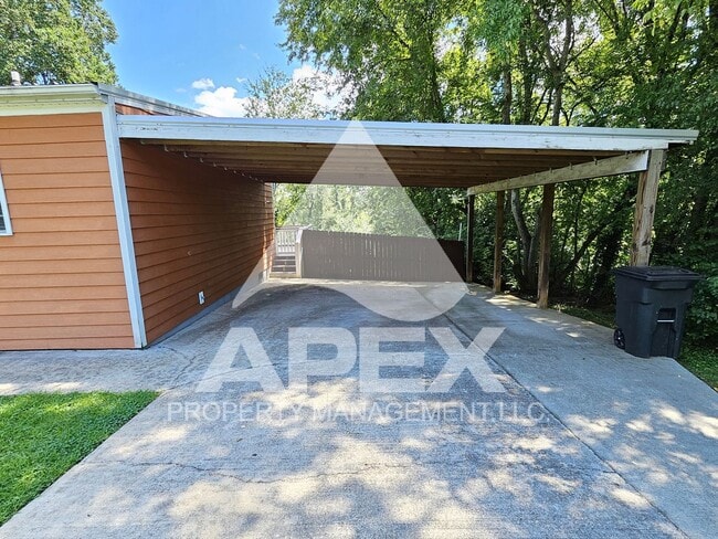 Building Photo - Contemporary Ranch Style 3Bd – 2Ba Single ...