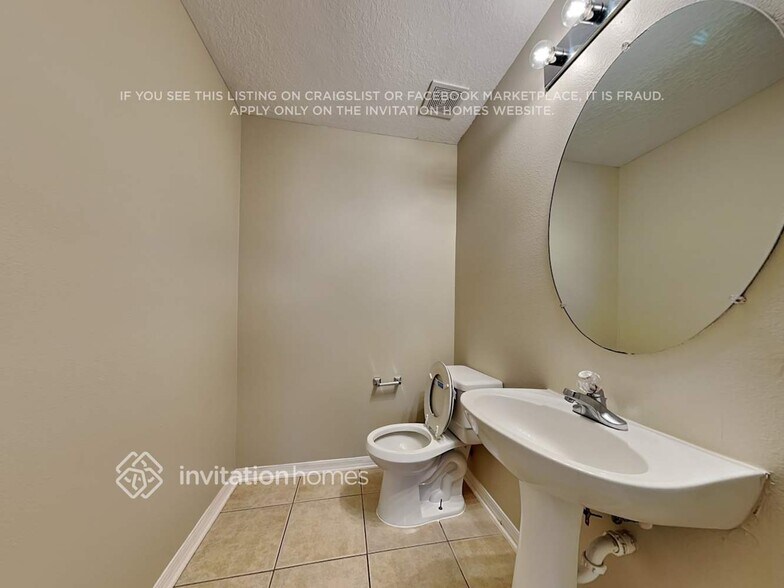 Building Photo - 11170 Golden Silence Dr