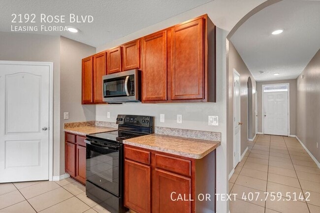 Building Photo - 2192 Rose Blvd