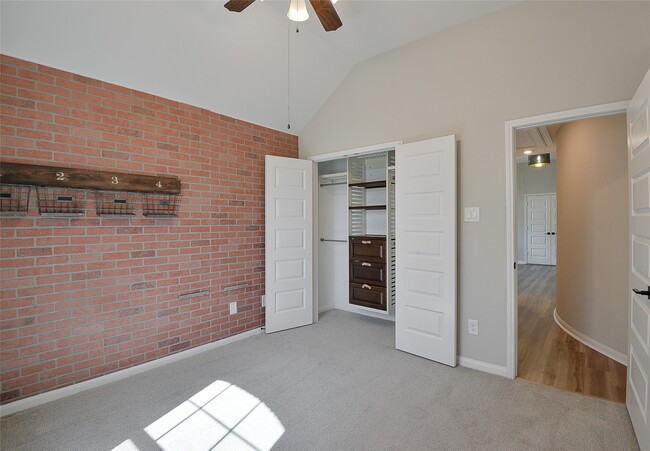 Building Photo - 4042 Steep Woods Dr