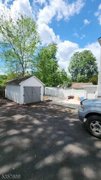 Building Photo - 94 Maple St