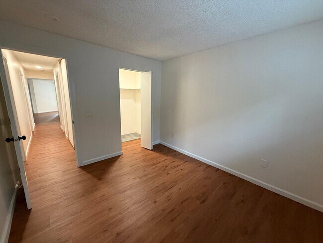 Building Photo - 2 Bed 2 Bathroom in Pinehurst (Plus Amenities!)