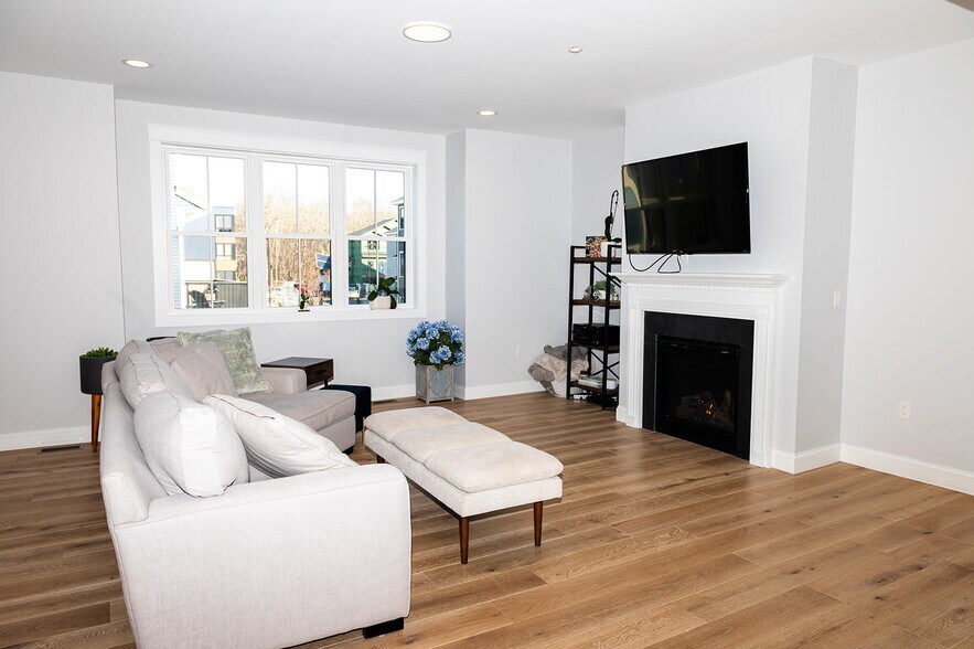 Building Photo - 30 Cate St