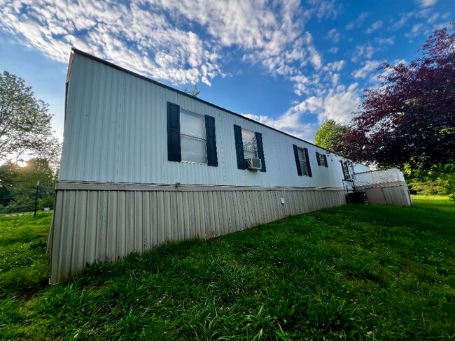 Building Photo - 3635 Phillips Rd