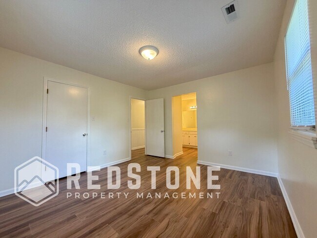 Building Photo - 3138 Whitesell Dr