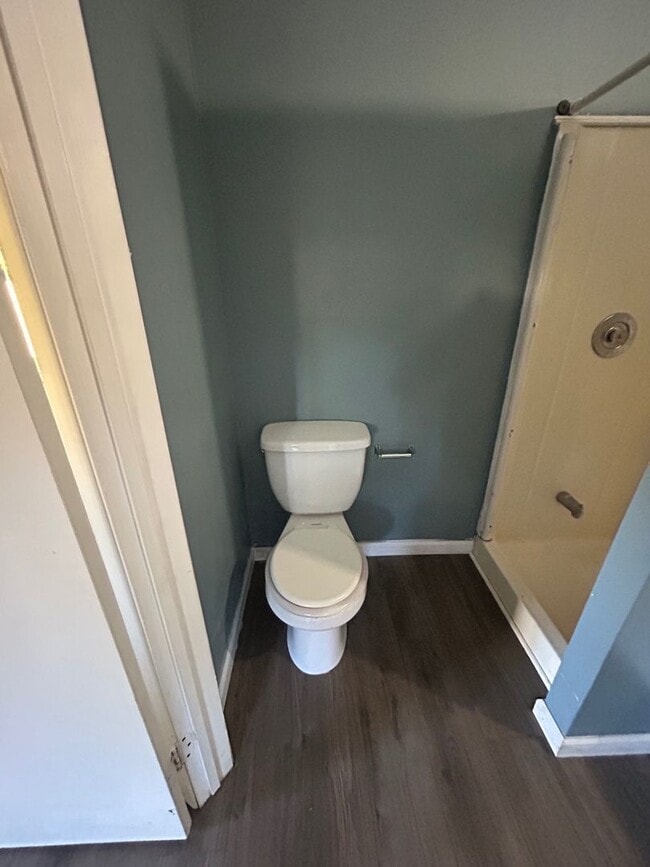 Building Photo - Charming 3-Bedroom Property in Prime Location