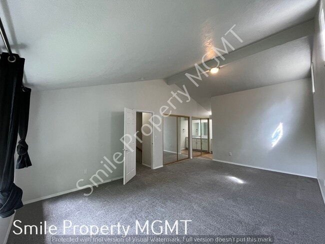 Building Photo - Spacious 5 bedrooms house in Beaverton