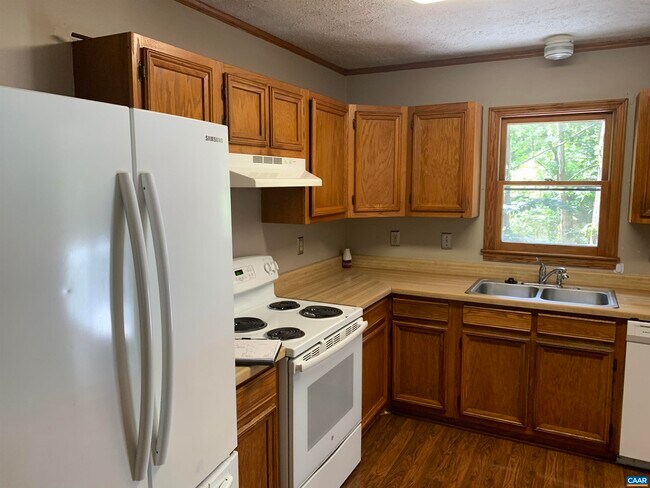 Building Photo - 103 Cloverhill Ct