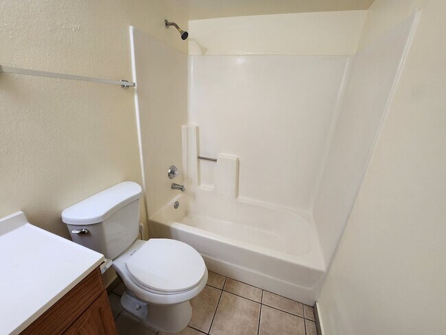 Building Photo - 2725 E Tierra Buena Ln