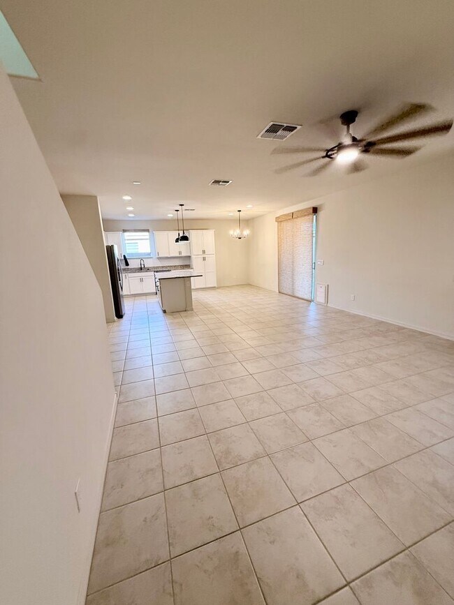 Building Photo - BEAUTIFUL Home in San Tan Valley with Mountain View’s! A Must See!