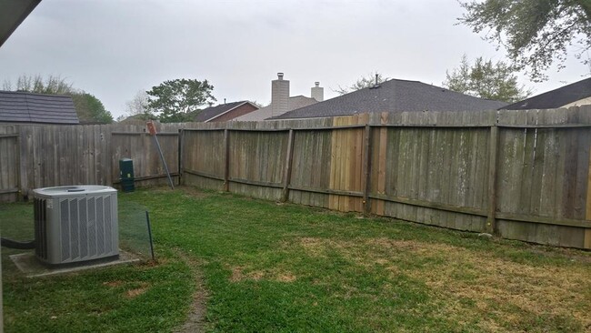 Building Photo - 2915 Linden Hill Ln
