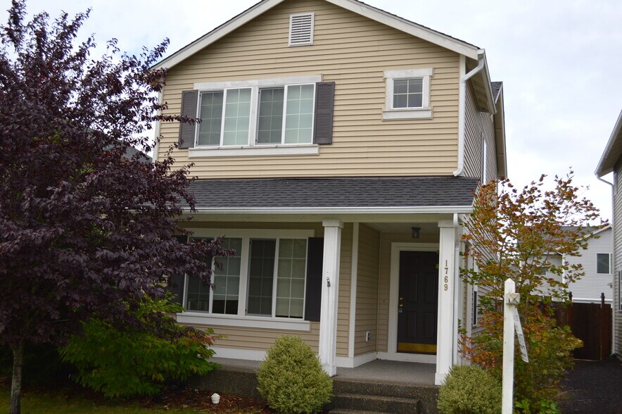 Building Photo - 1769 Cadborough Ln