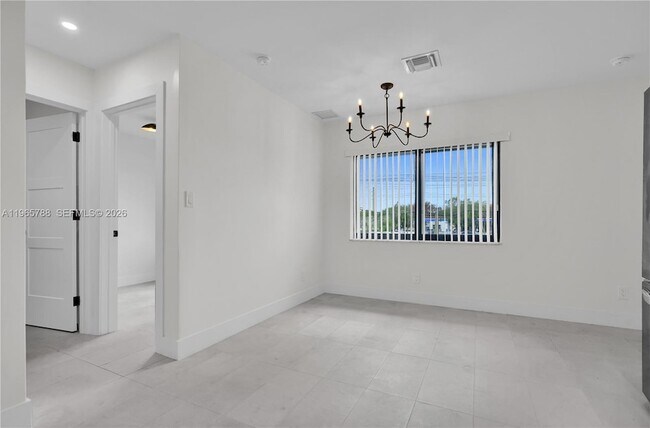 Building Photo - 5980 SW 40th Ave