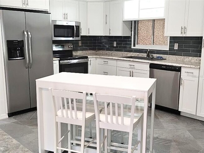 Building Photo - 6241 SW 104th Ln