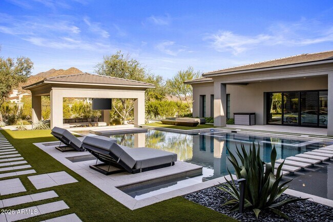 Building Photo - 10110 E Siesta Ln